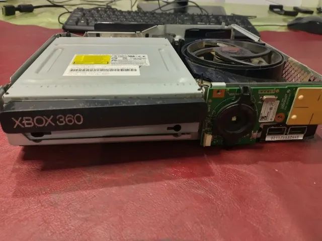 Xbox 360 com Defeito - Para Peças (Leia o Anúncio) - Foto 4