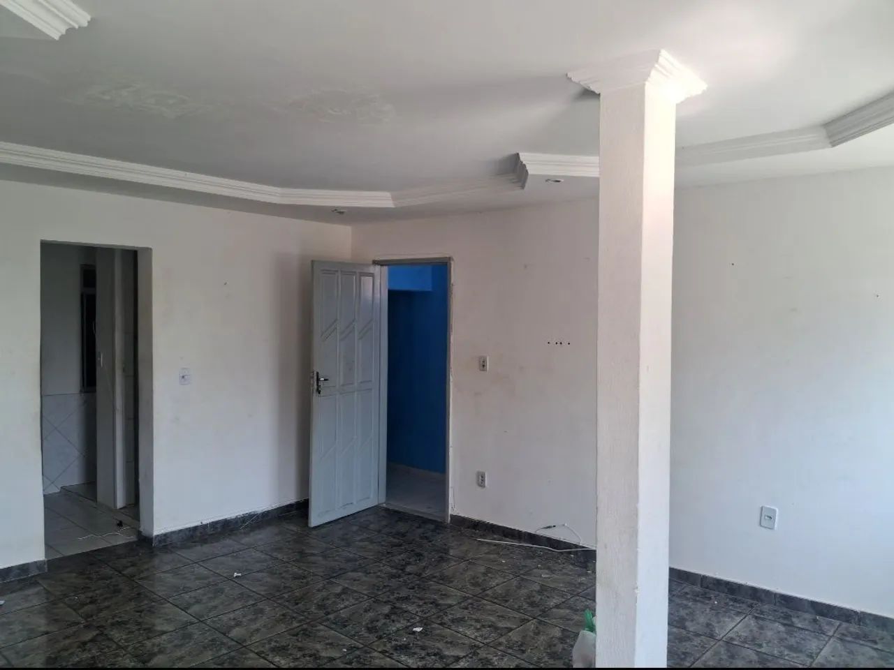 ALUGO 2/4, VARANDA, SALA AMPLA, ITAPUÃ 