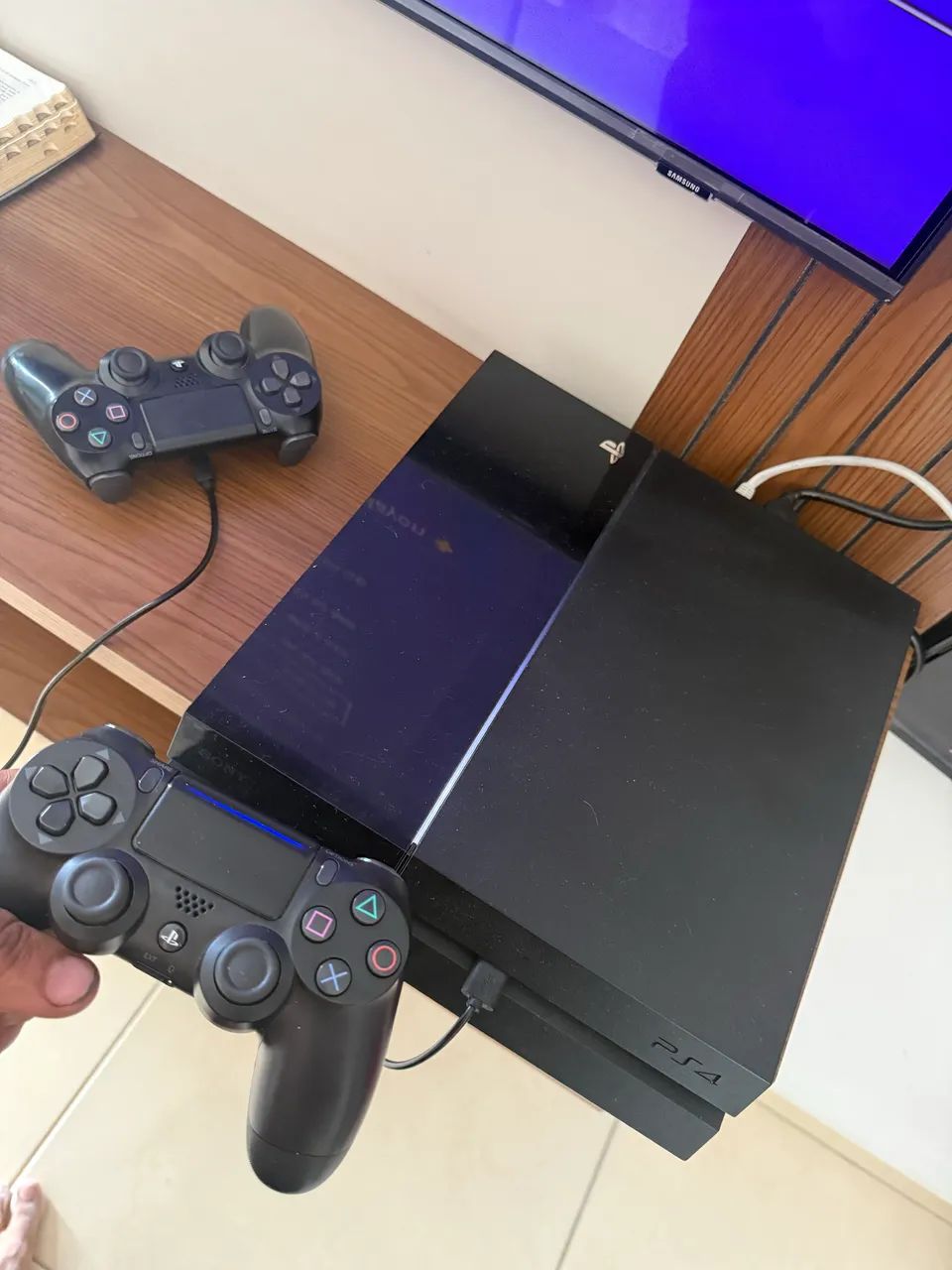 Ps4 fat 500gb + 2 controles