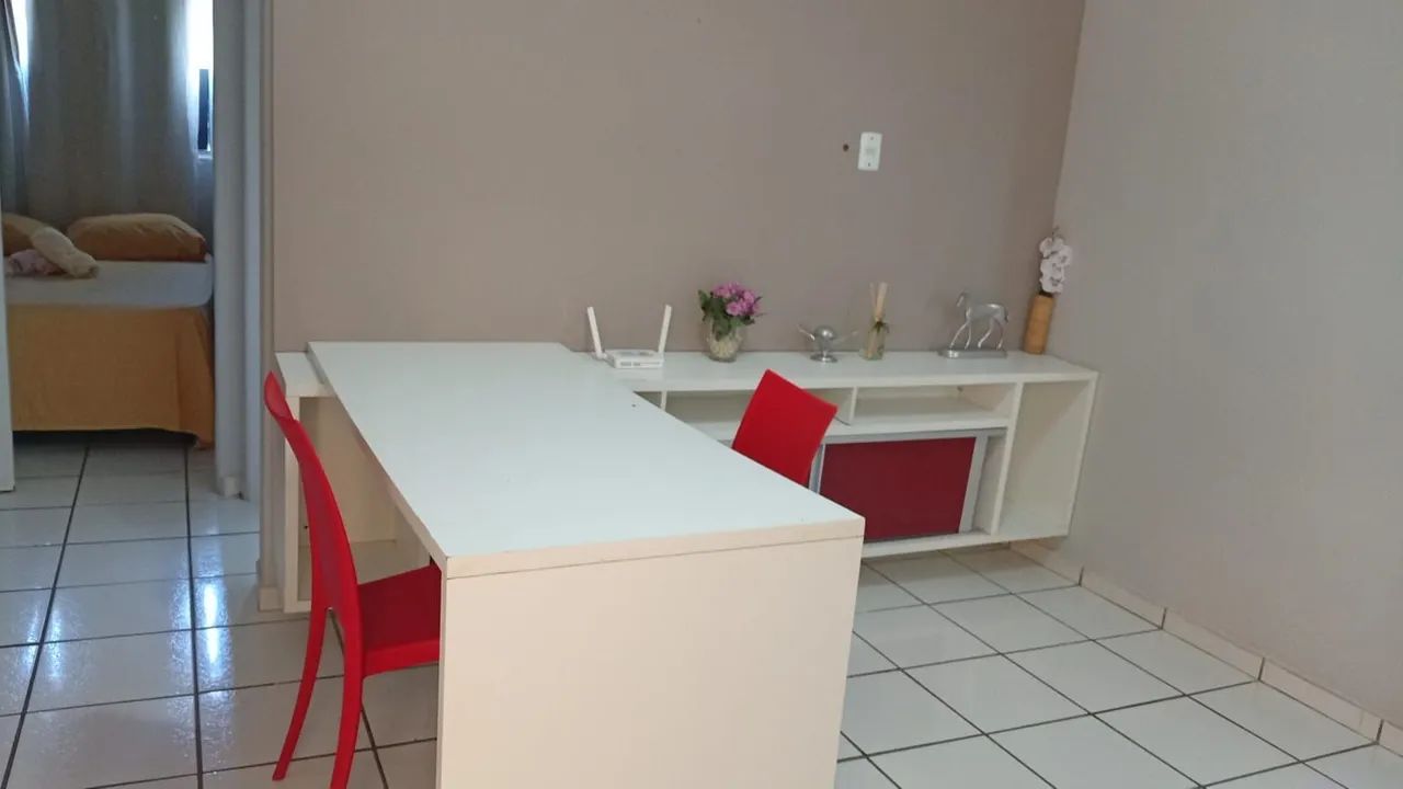 Apto mobiliado 2 quartos com ar portaria 24hs - Foto 4