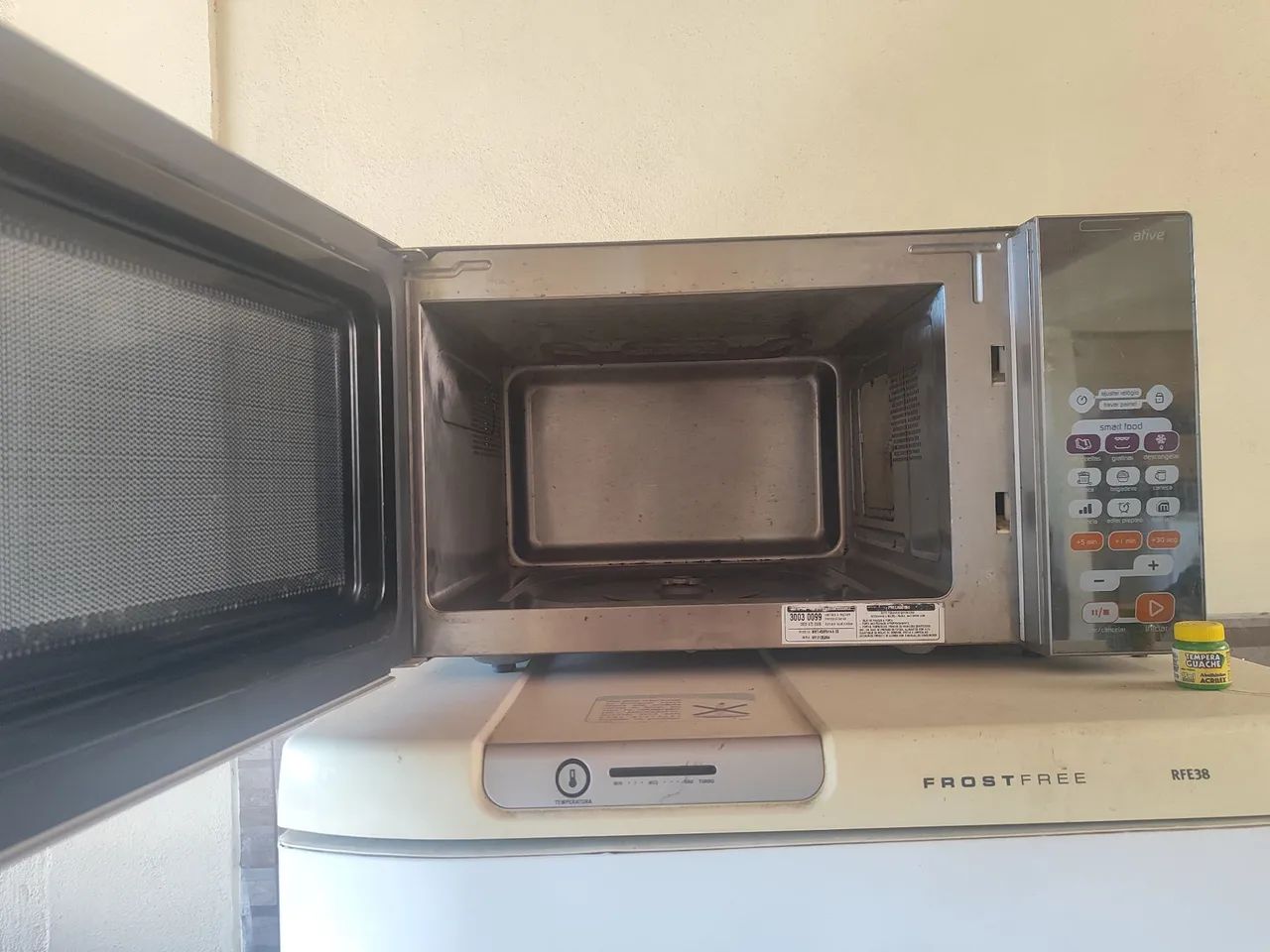 Microondas Brastemp espelhado  - Foto 3