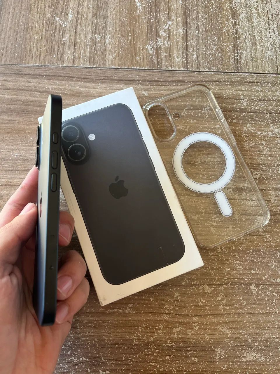iPhone 16