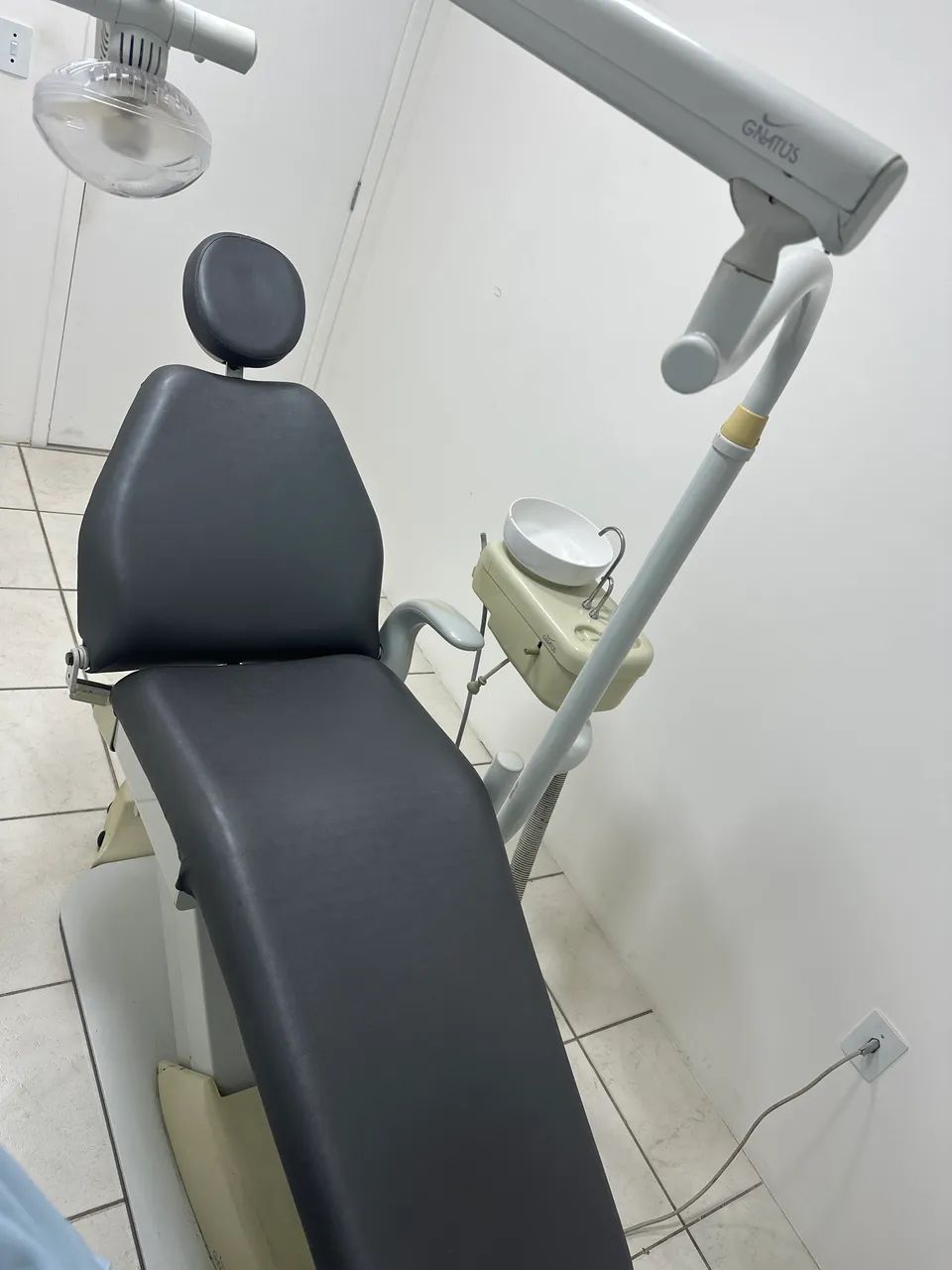 Vendo cadeira odontológica Gnatus - Foto 2