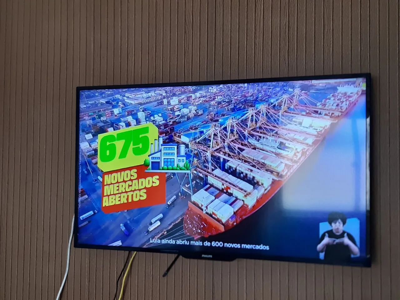 Vendo Tv Philips 43 polegadas Funcionando perfeitamente!