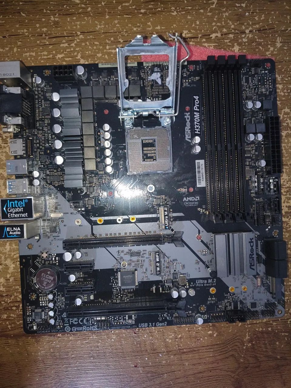 Placa mãe h370m Pro4, com avarias!, i5 8600  - Foto 2