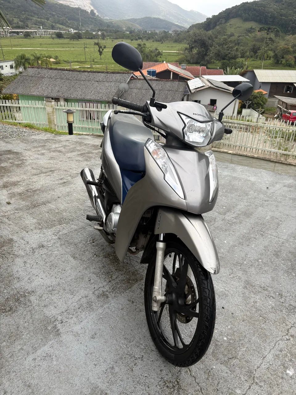 Vendo Bis 125 partida elétrica e freio a disco - Foto 3