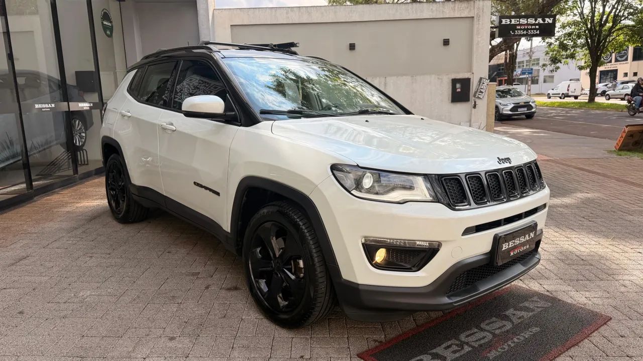 Jeep Compass Night Eagle 2.0 4X2 Flex 16V AUT 2018 - Foto 2