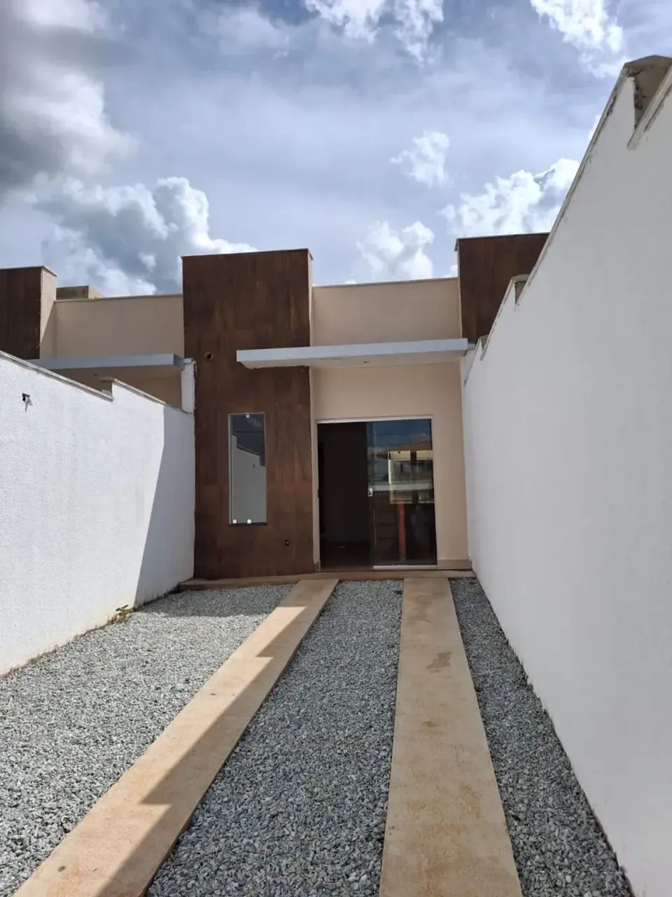 Casa com 2 quartos sendo 1 suíte 2 banheiros 2 vagas - Foto 2