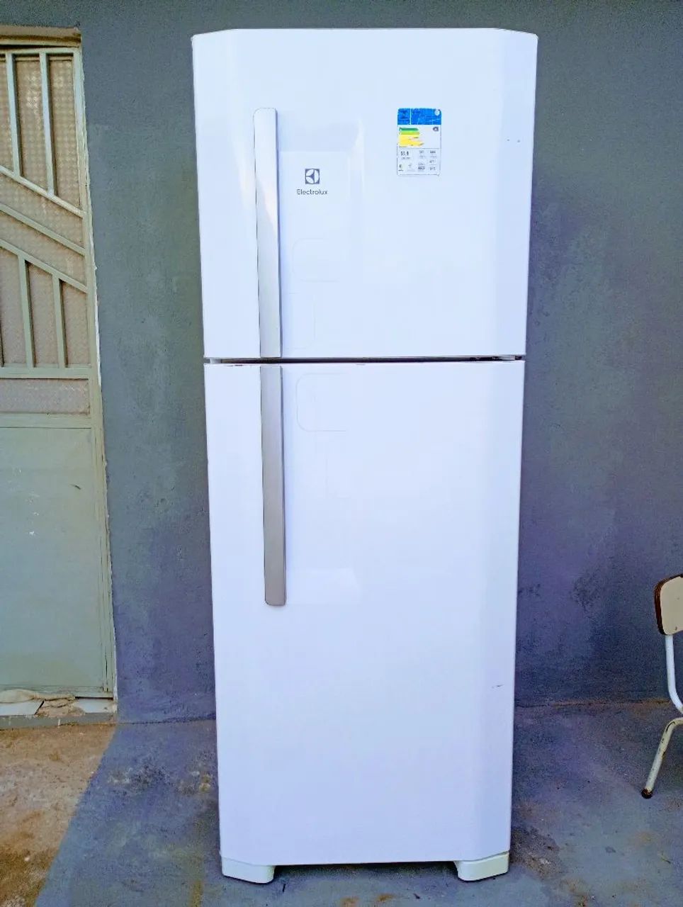 Geladeira Electrolux funcionando perfeitamente vem conservada FROST FREE 