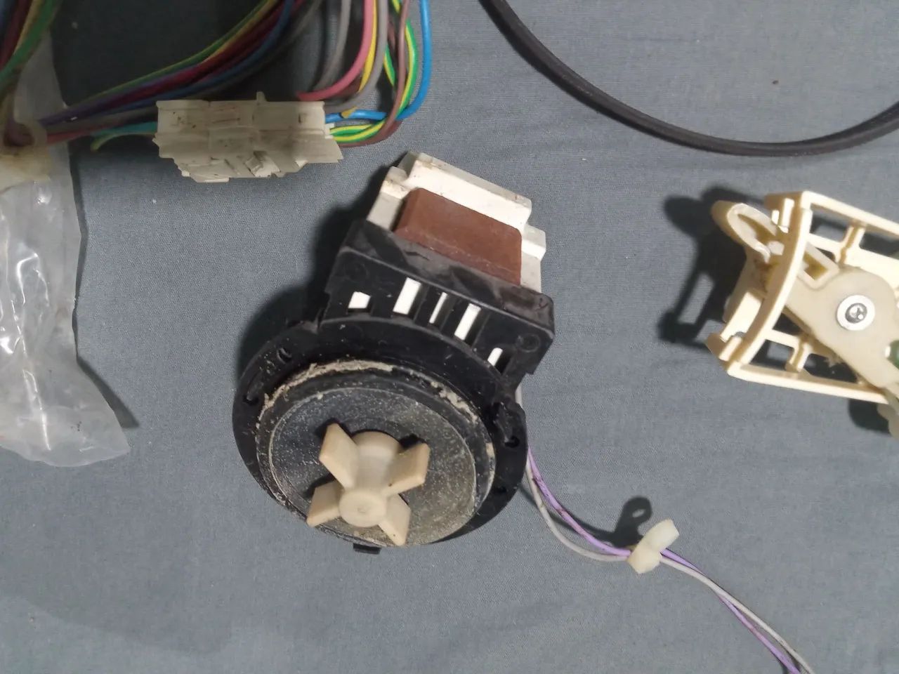 Peças seminovas para máquina de lavar Eletrolux  - Foto 2