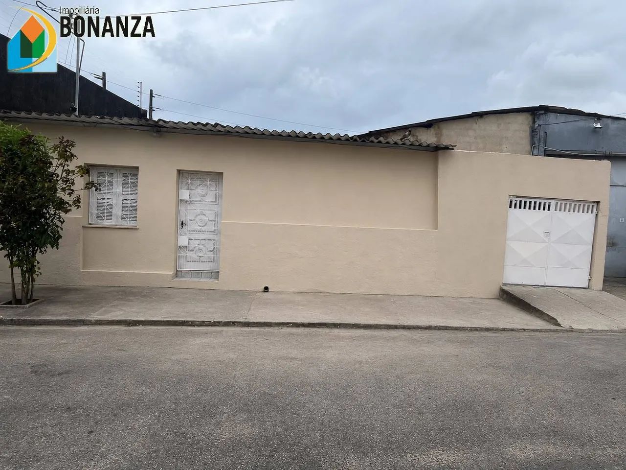 Casa no São Gerardo com 3 quartos para alugar