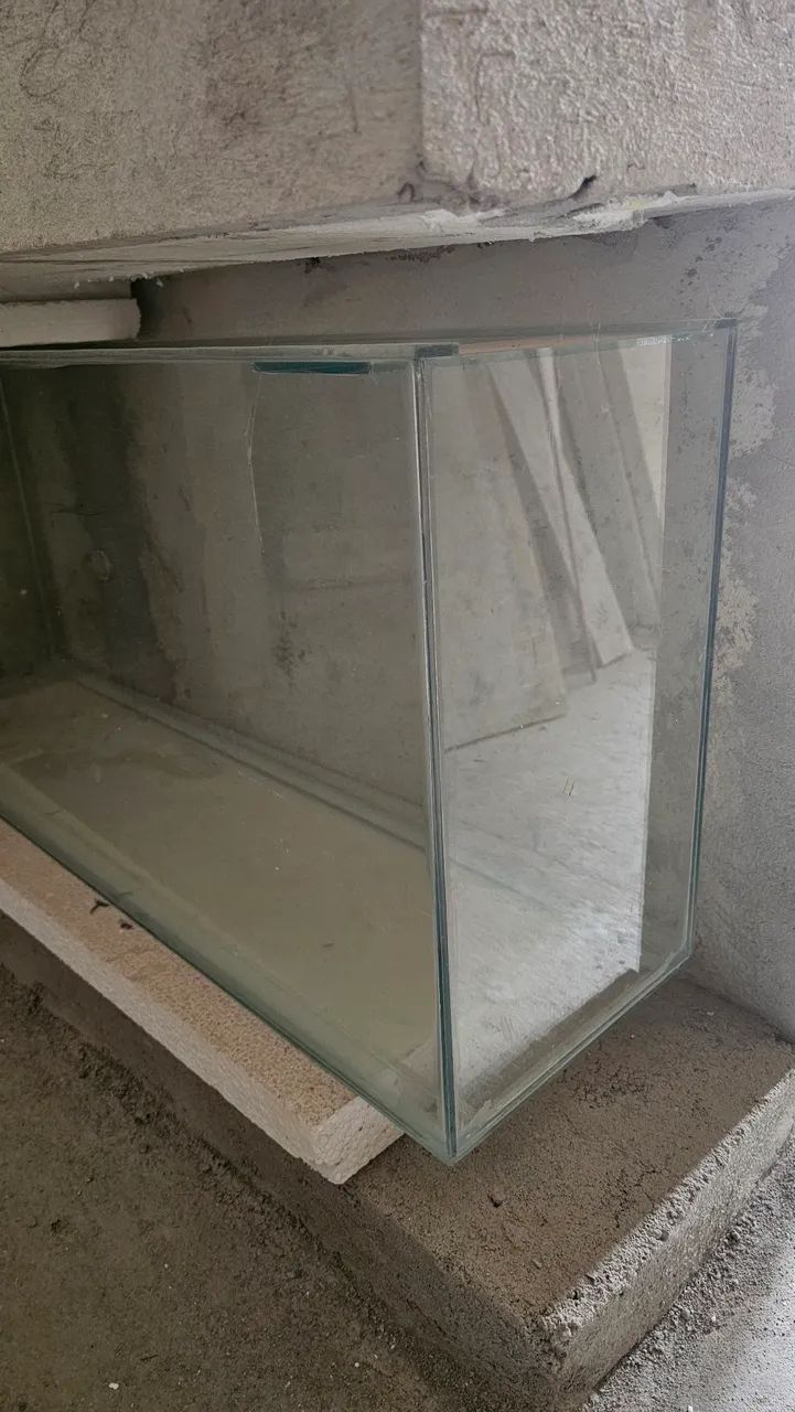 Aquário grande, quase 200t 