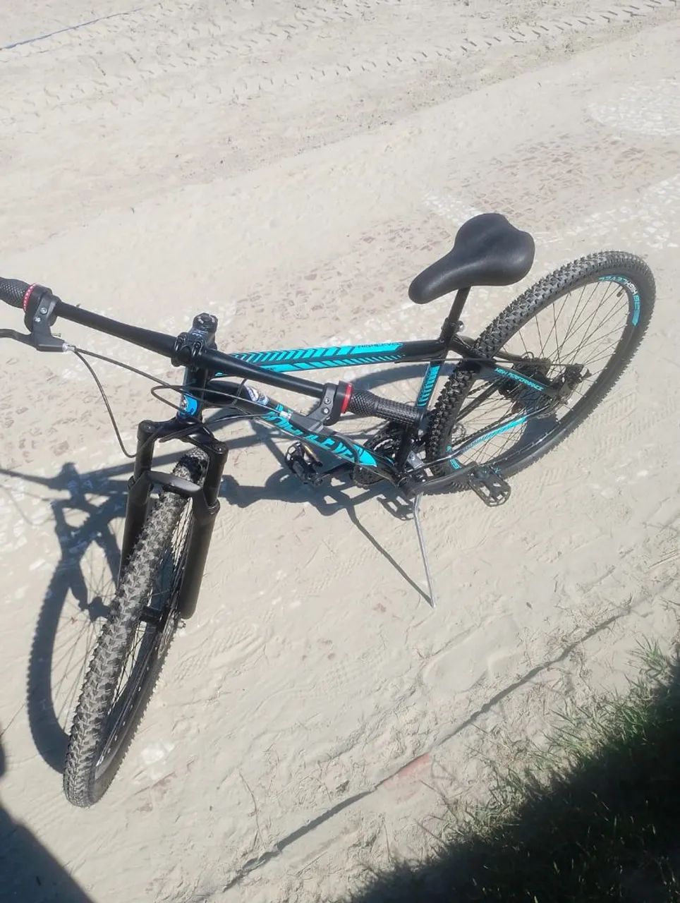 Bicicleta aro 29, semi nova , 18 marchas