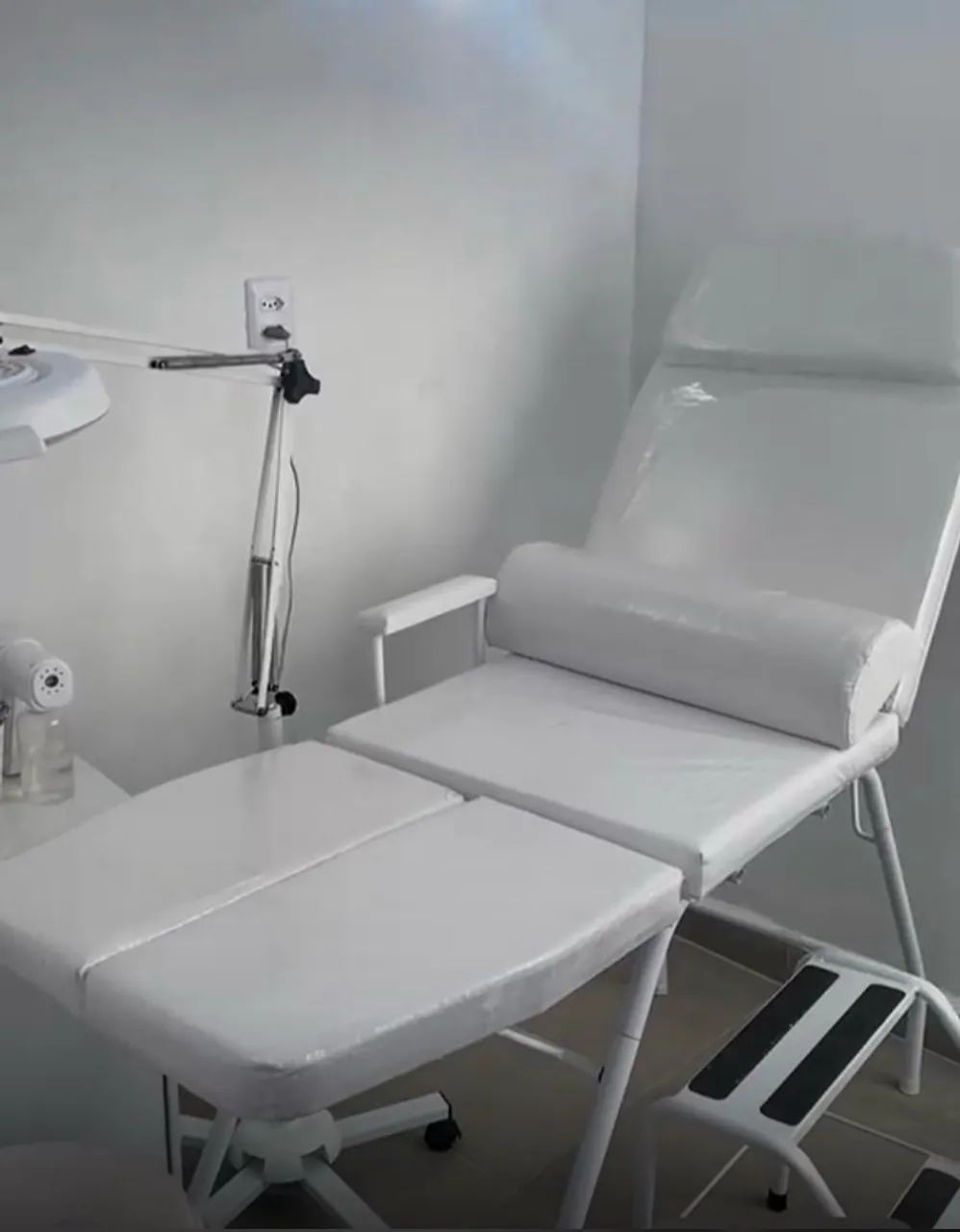 Cadeira para estética e podologia em ótimo estado  - Foto 2