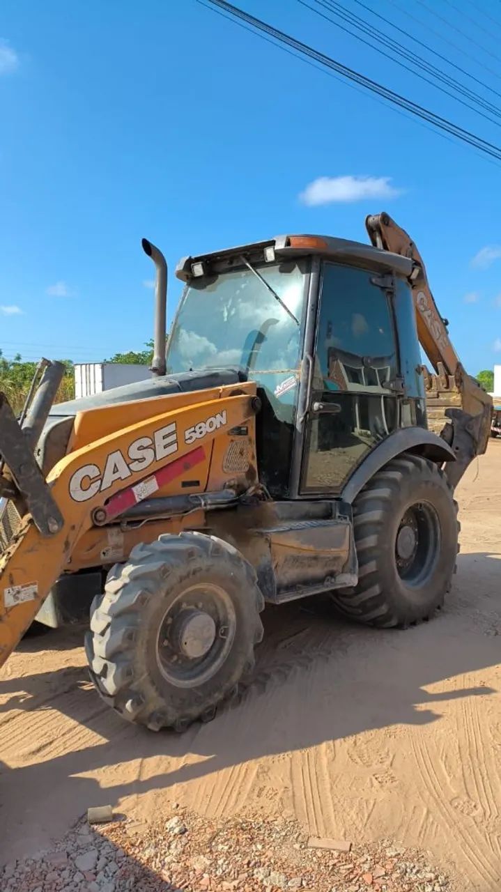 Vendo retroescavadeira case 2020