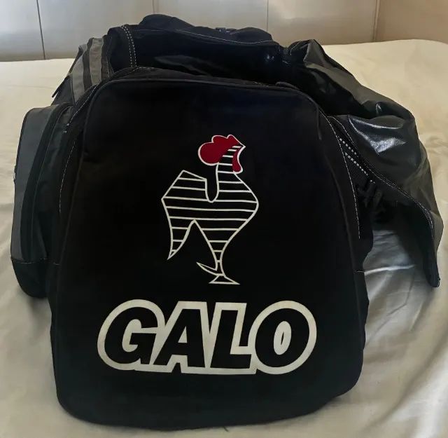 bolsa de viagem umbro atlético mineiro preta - Foto 5