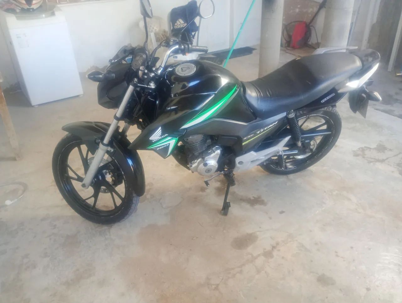 Moto 160