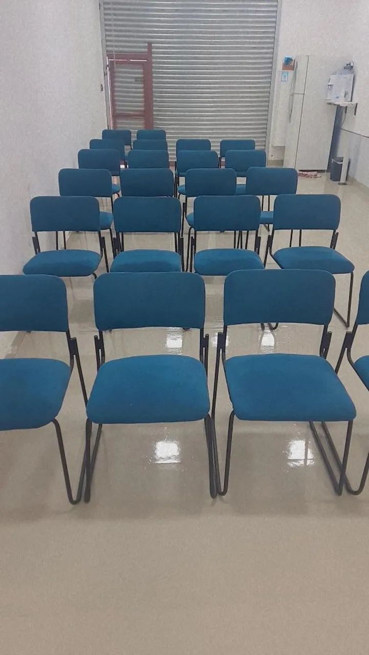 Vendo púlpito e cadeiras  - Foto 3