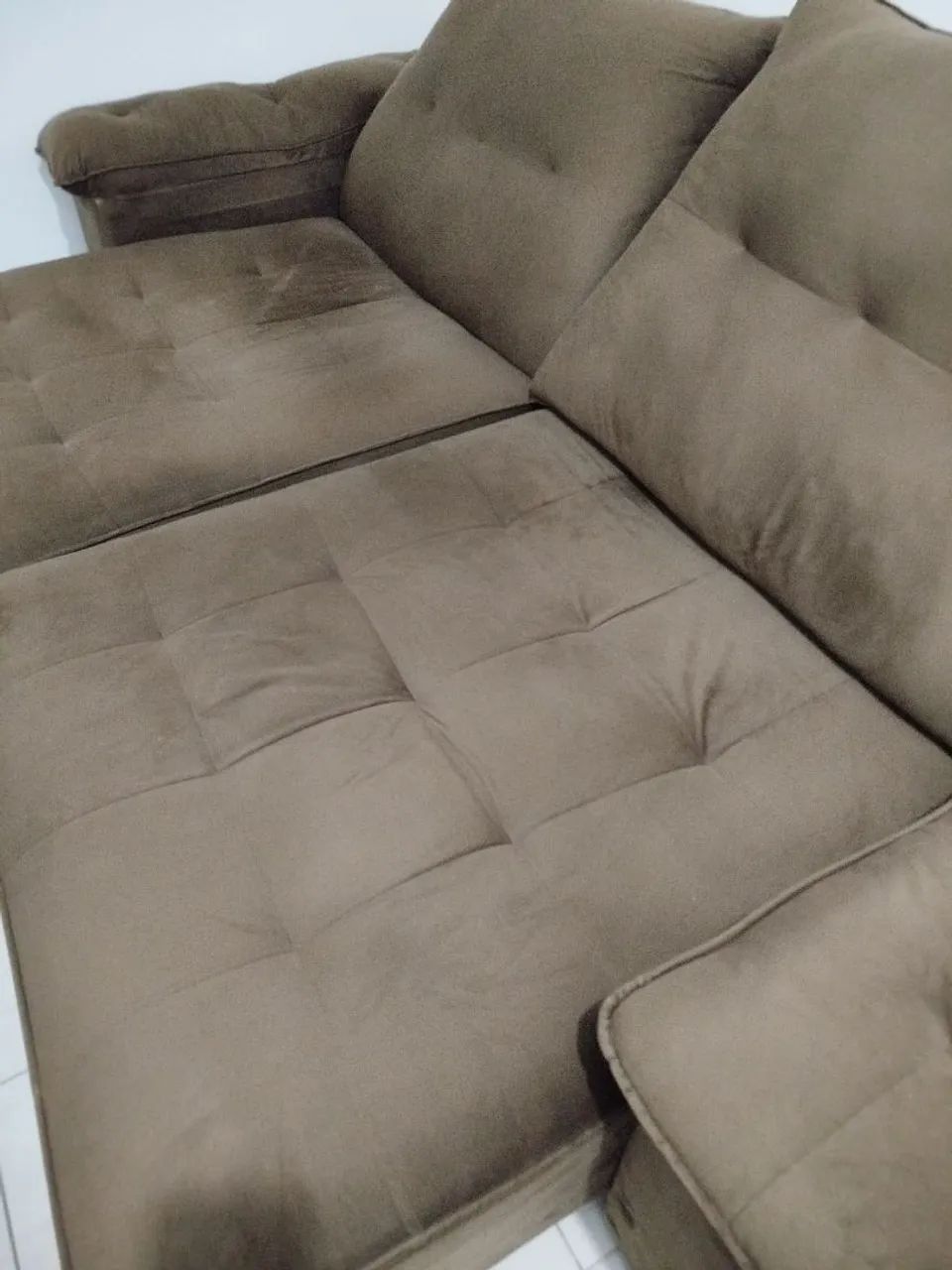 Vendo sofá retrátil 4 lugares cor marrom - Foto 5