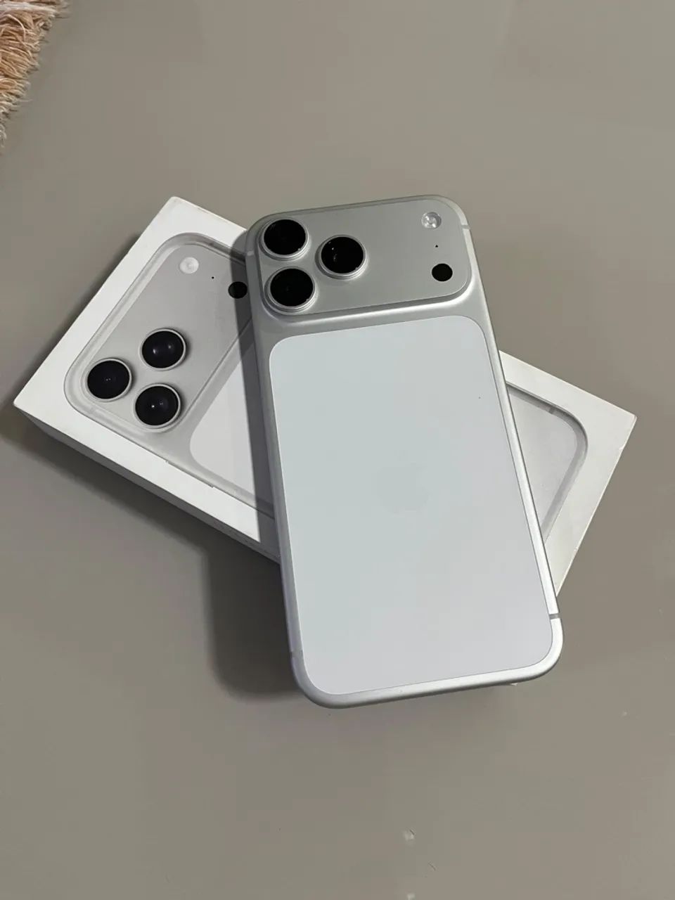 iPhone 17 pro max 