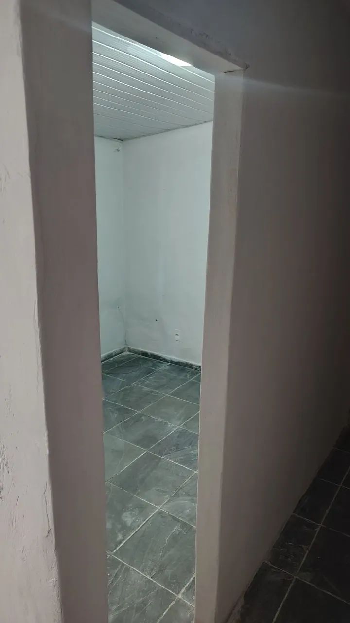 Aluga-se Casa nos fundos  - Foto 5