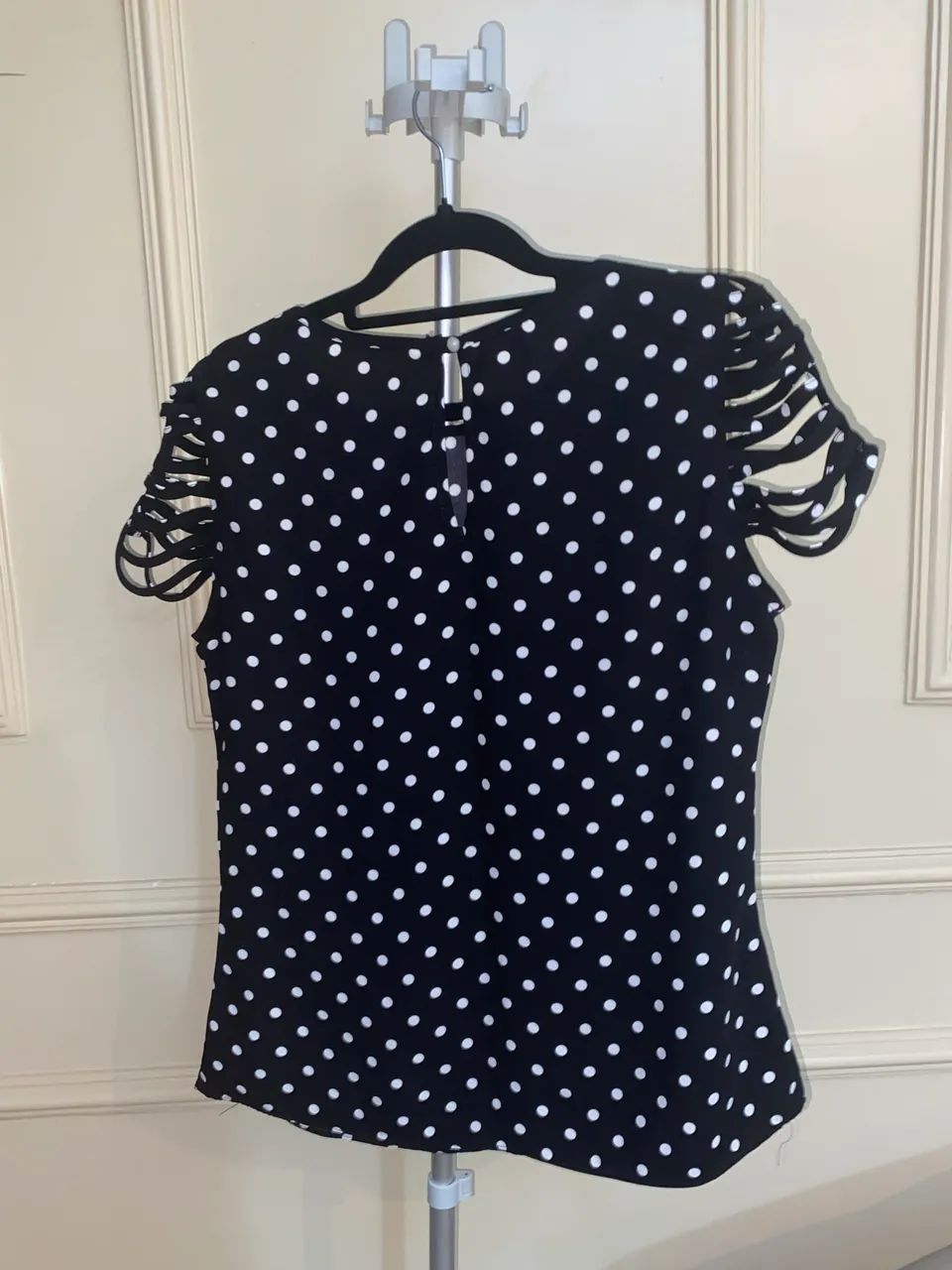 Blusa Dy clara poá preta M - Foto 4