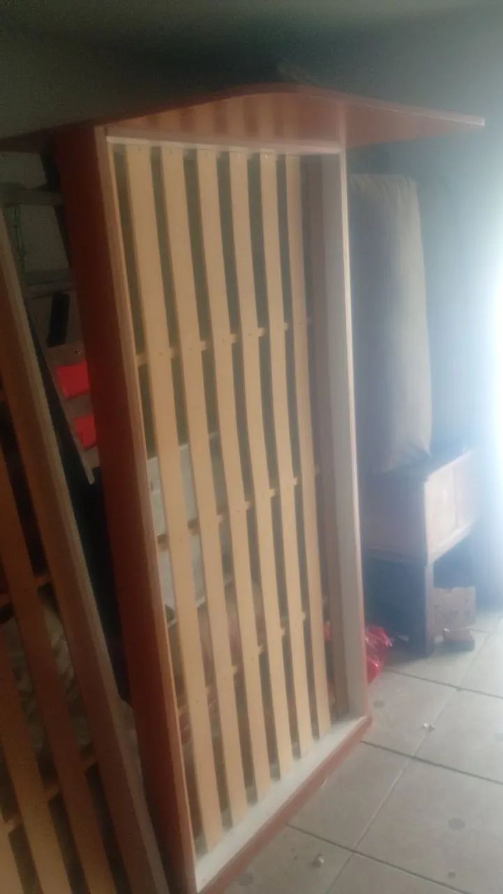 Vendo cama de solteiro com cama auxiliar  - Foto 2
