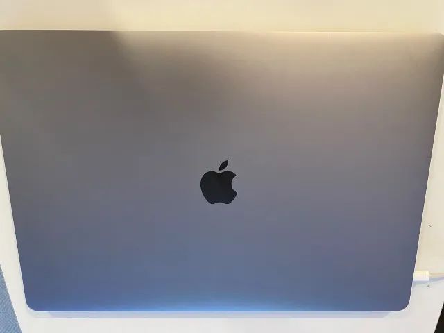 MacBook Pro 16