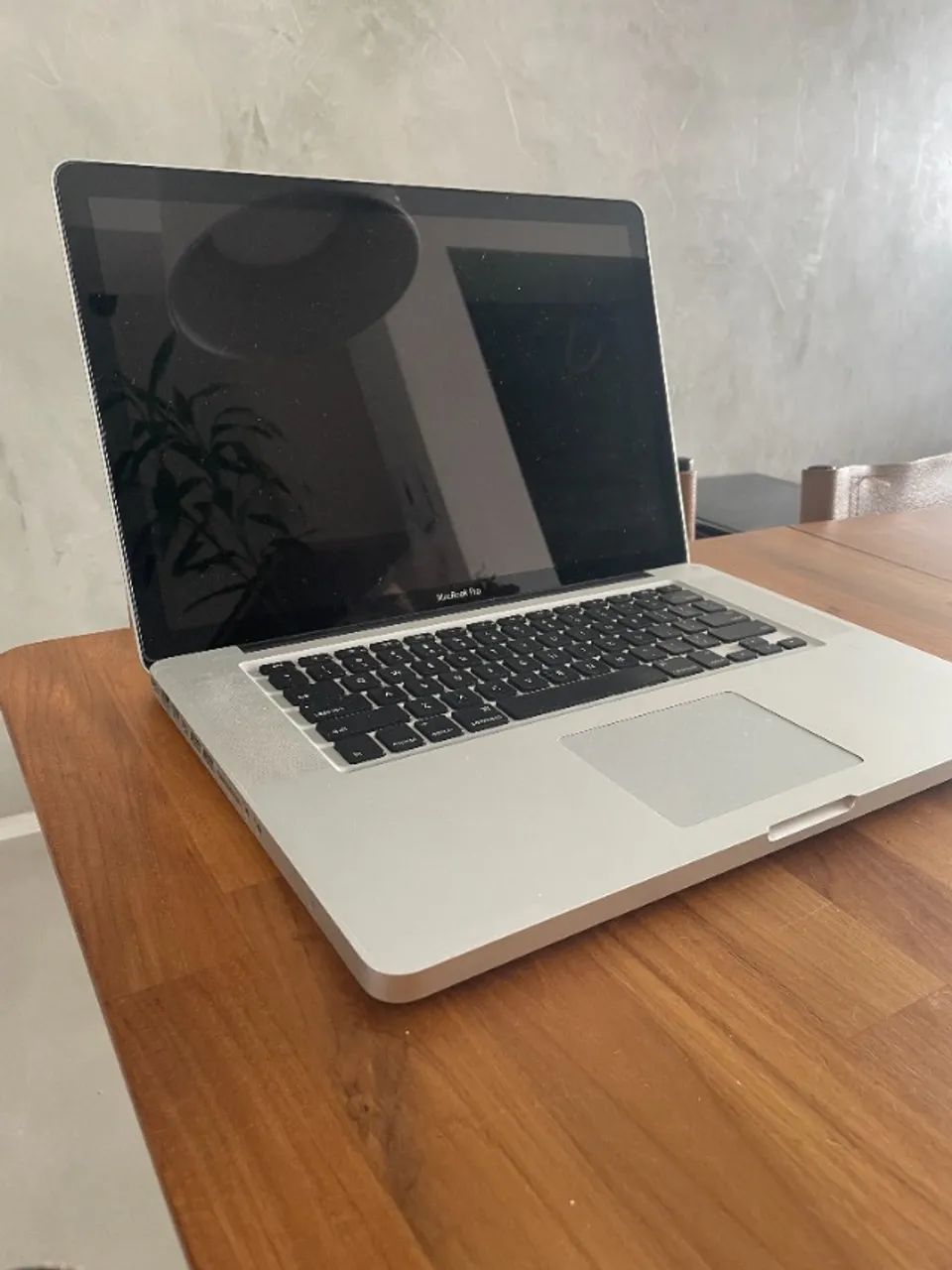 Macbook PRO 15 polegadas 6GB Intel i7 | BRINDE Mouse gamer