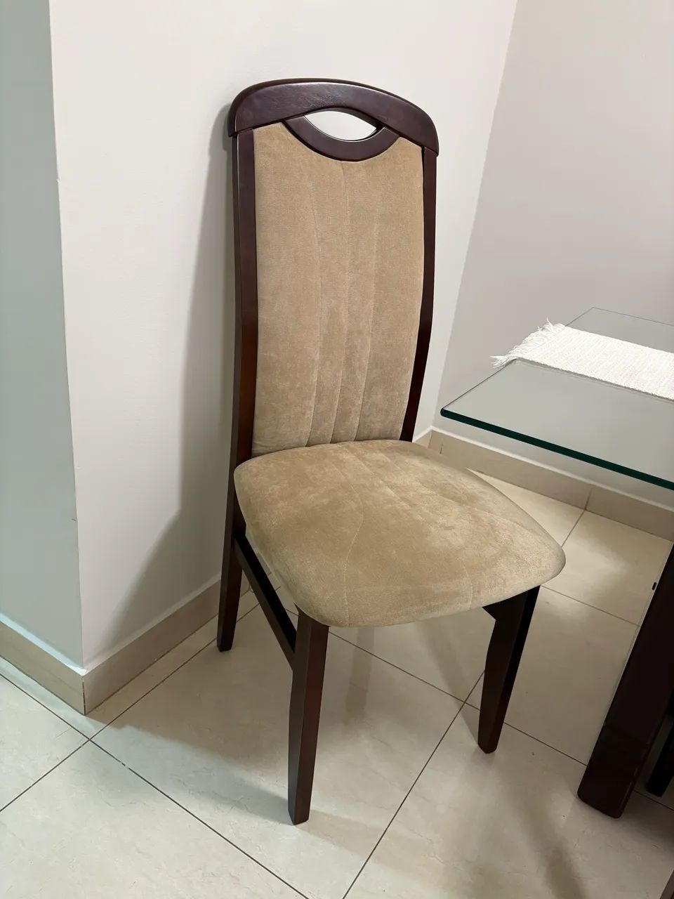 Mesa de jantar com 6 cadeiras - madeira maciça  - Foto 3
