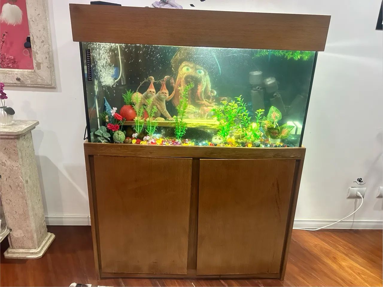 Aquário 200L c/móvel, filtros, decoração completo 