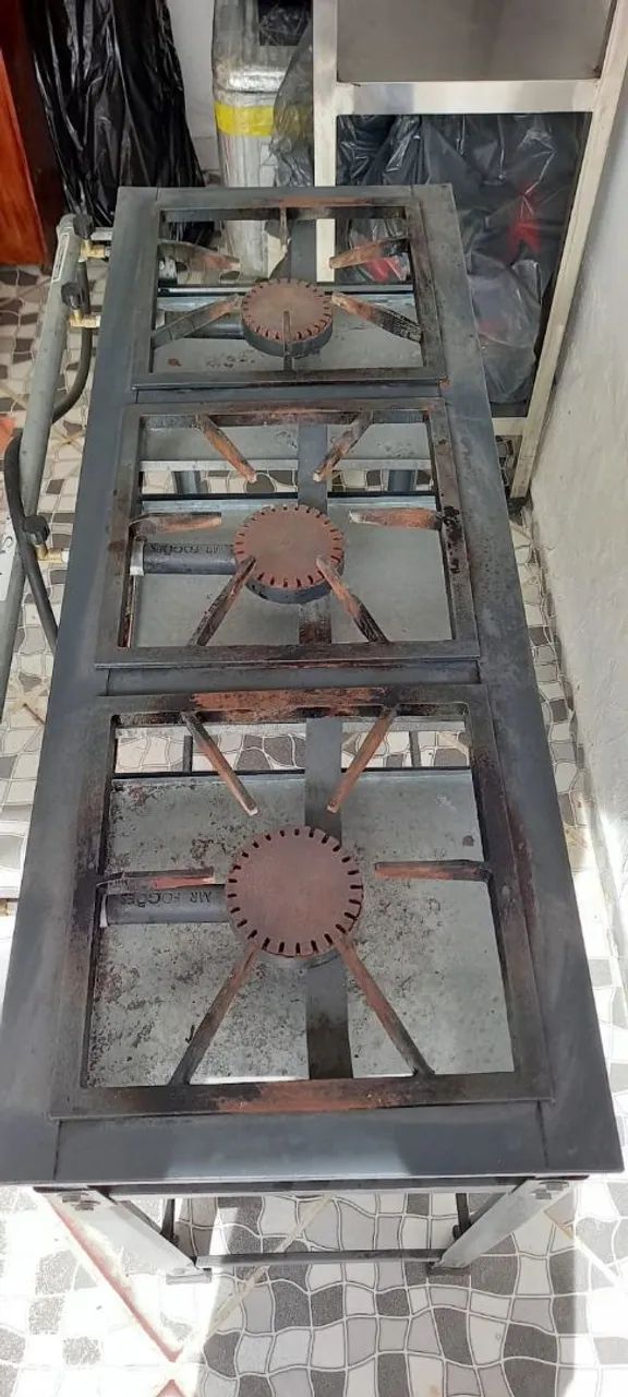 Fogão industrial de 3 bocas - Foto 2