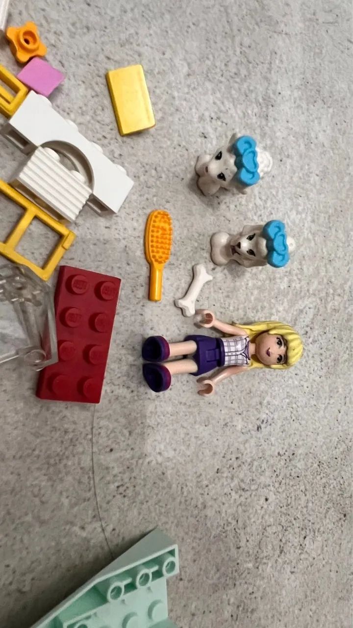 Lote peças e bonecos Lego  - Foto 2