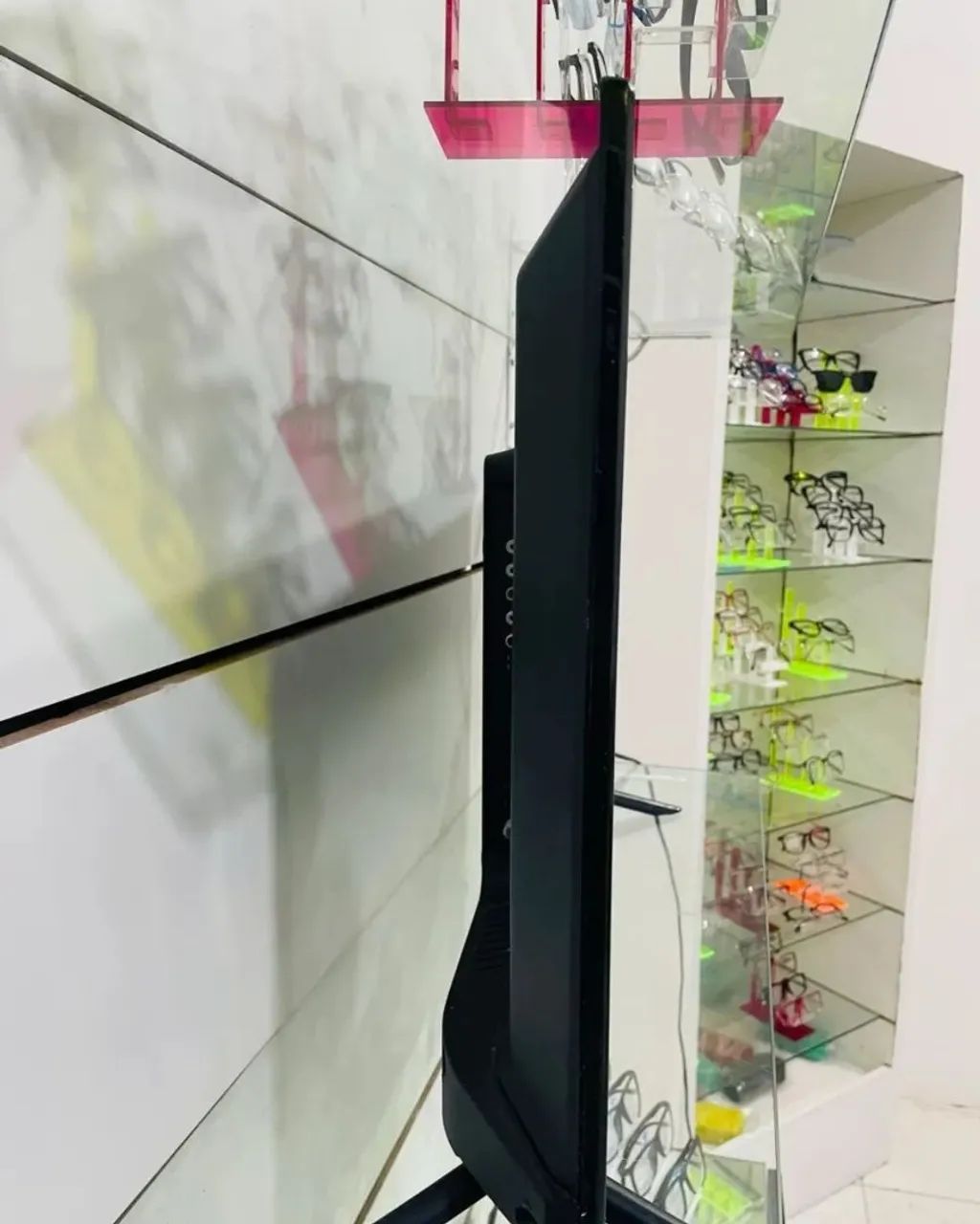 TV Philco Roku smart 32 polegadas muito nova imagem 