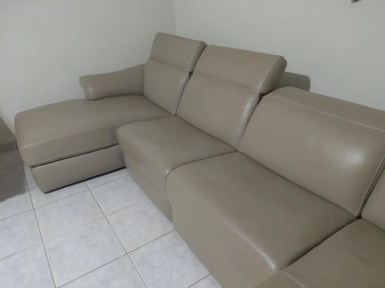 SOFÁ COURO LEGITIMO - Foto 3
