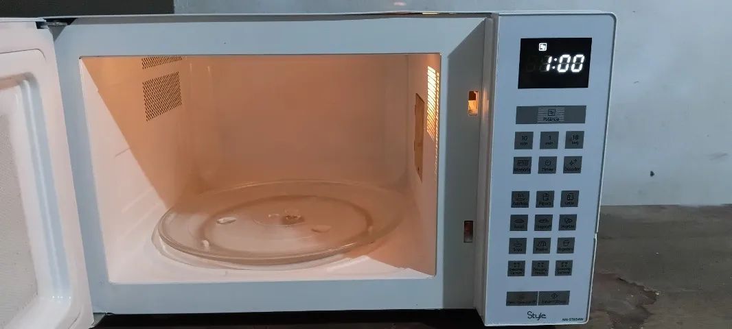 Microondas panasonic 31 litros - Foto 2