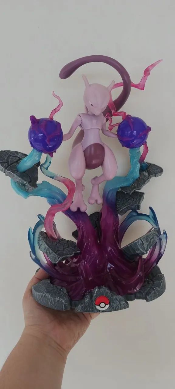 Pokémon Mewtwo Deluxe Feature Figure (caixa usada)