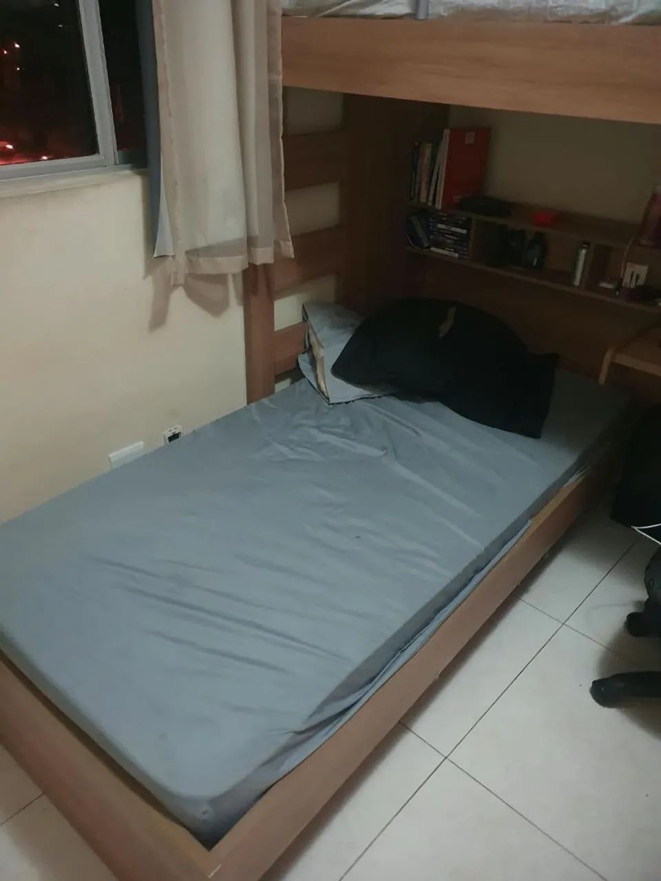 Cama de madeira só a de baixo  - Foto 2