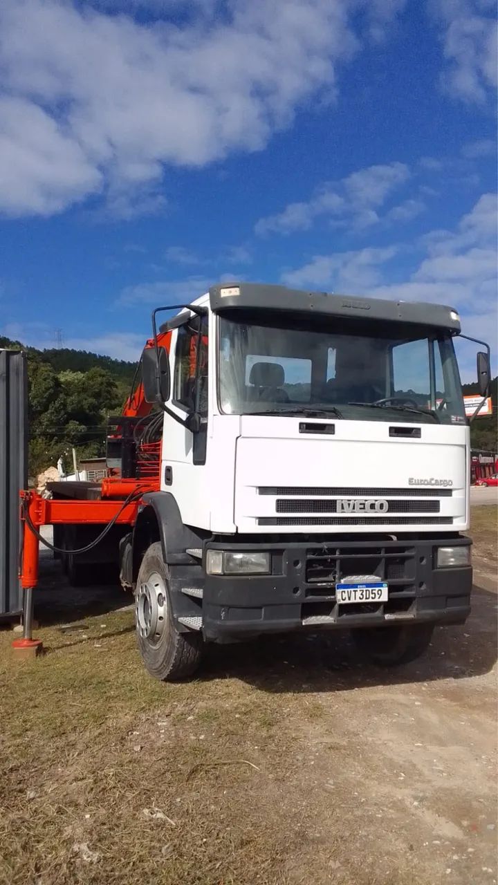 Vendo Caminhão Munck - Foto 2