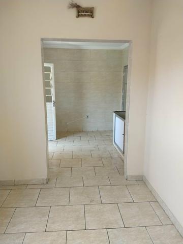 Vende-se uma casa no jardim melina região ouro verde - Foto 6