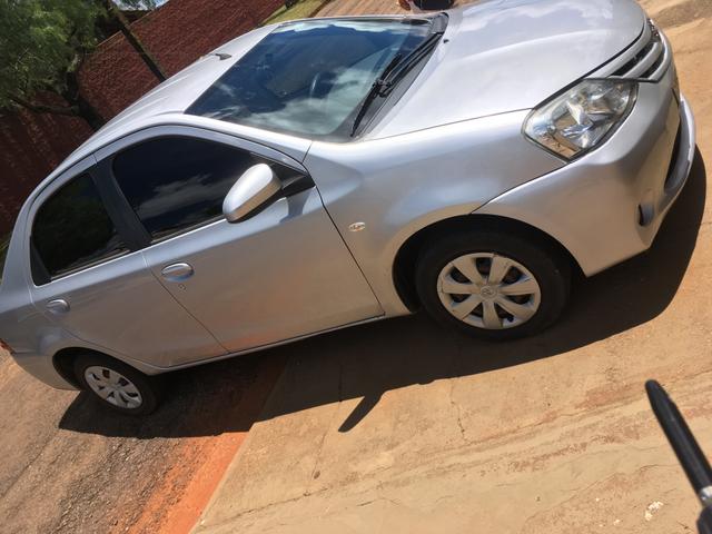 Toyota Etios X Sedan - Foto 3