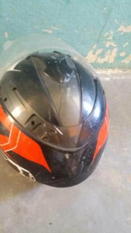 Dois capacete e um par de retrovisor - Foto 4