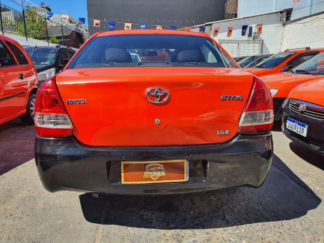 Etios x 1.5 completo GNV 100% financiado 2015 - Foto 5