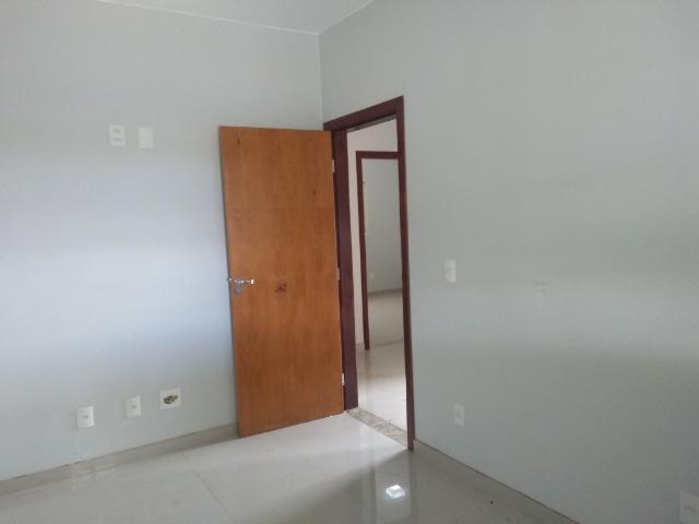 Allmeida vende bela casa com três quartos no Condomínio Mansões Entre Lagos - Foto 16