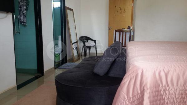 Casa sobrado com 5 quartos na Vila Santa Helena em Goiânia - Foto 6