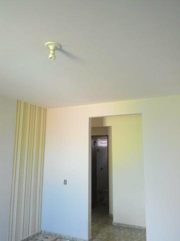 Vendo ótimo prédio com três apartamentos e uma casa de fundos - Foto 16