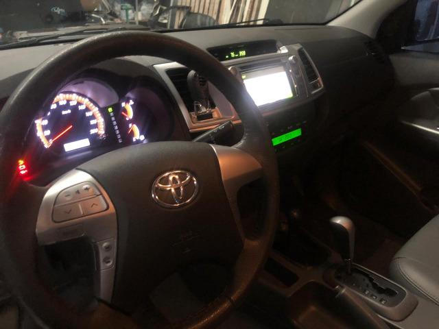Vendo ou troco Hilux 13/13 SRV Preta - Foto 10