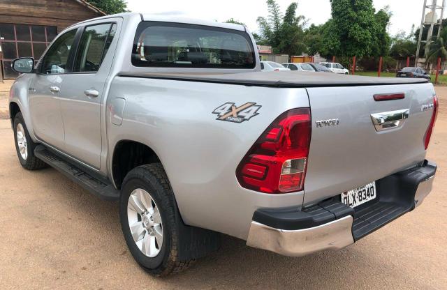 Hilux cd sr 2.8 4x4 diesel at 16-17 - Foto 8