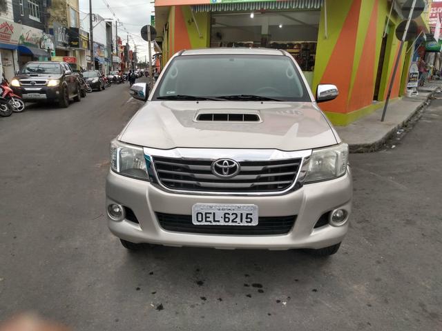 Hilux 2013 automática já emplacada