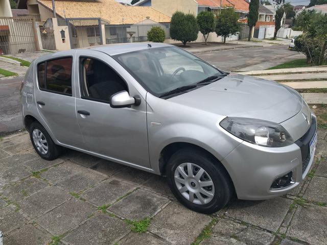 Renault Sandero expression 1.0 completo 2014 troco por moto - Foto 5